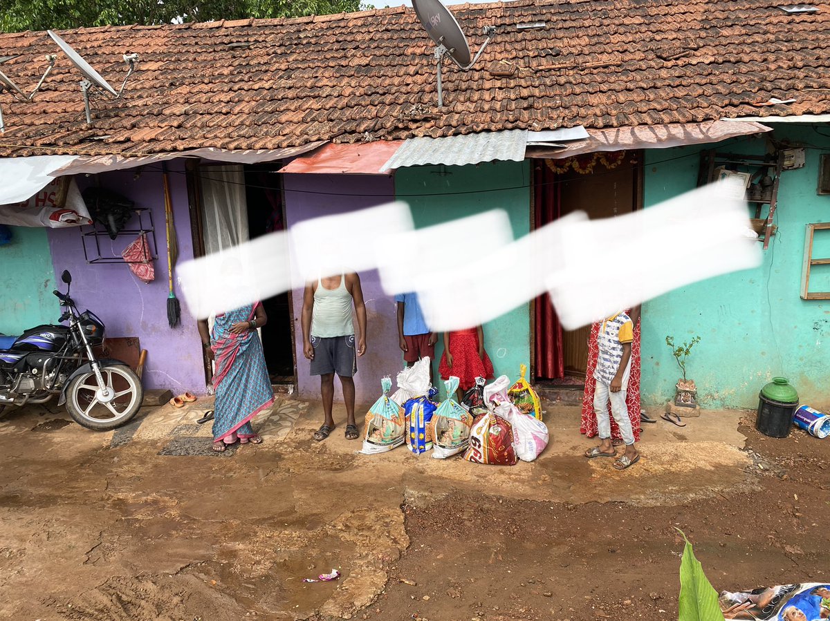 conradbeckham's tweet photo. We’re also providing those who’re in distress due to the Lockdown with a months ration. If you know of any families that needs Ration ANYWHERE in #Goa Let us know.
Call me on +919975837407 or @drkesh7 on +917798801561 #RetweetMaximum #GOAFightsCOVID19 https://t.co/CZndPCX7wC