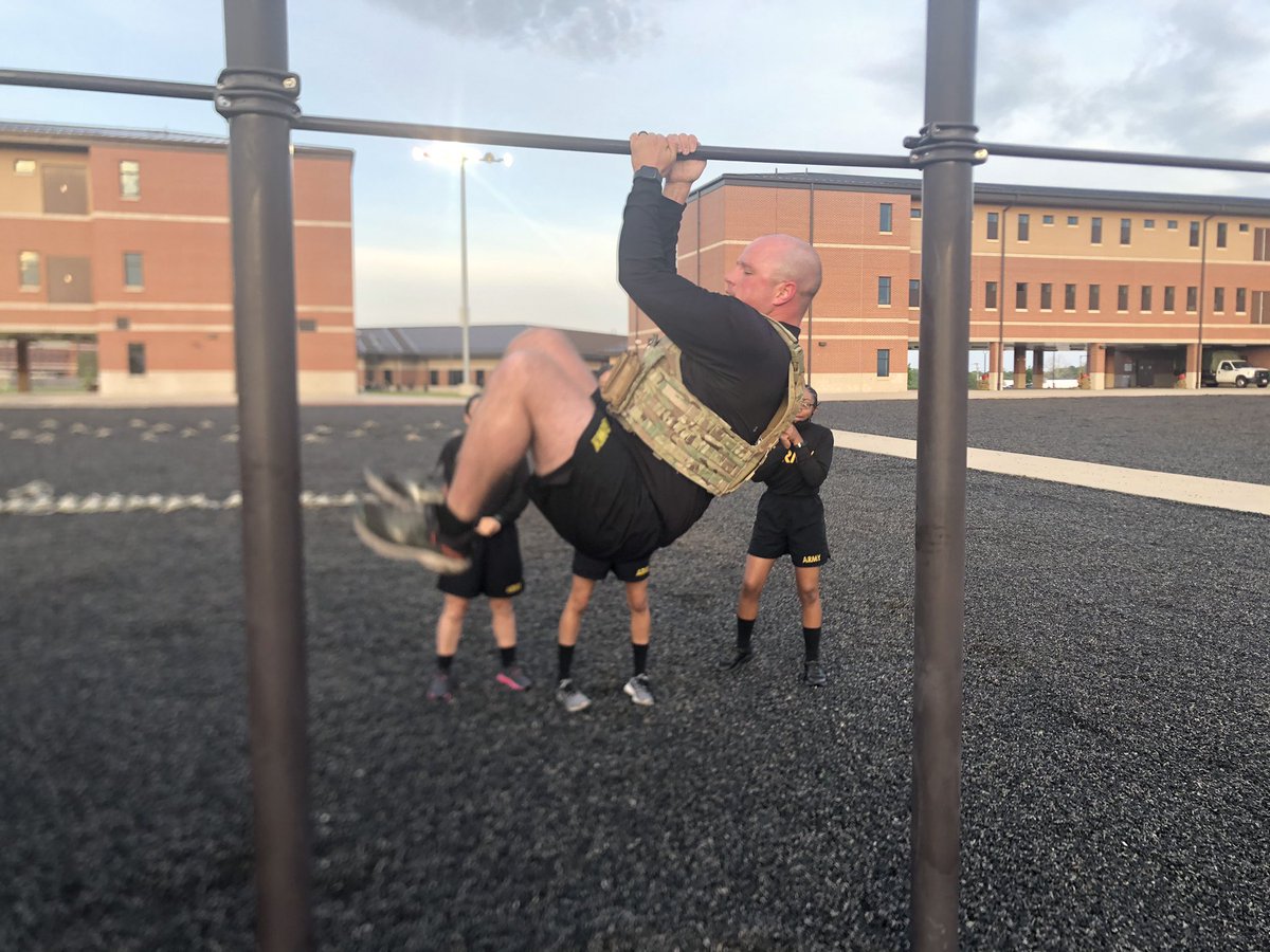 CdrAlpha795's tweet photo. In honor of Memorial Day, the Avengers completed a special workout to fallen Nashville Metro Police Officer and TN National Guard 1st Lieutenant Michael A. Petrina (EOW 5/10/2014). The workout was designed and held by the NMPD Academy for all police recruits.  #welcometotherock https://t.co/EMBHcutbb3