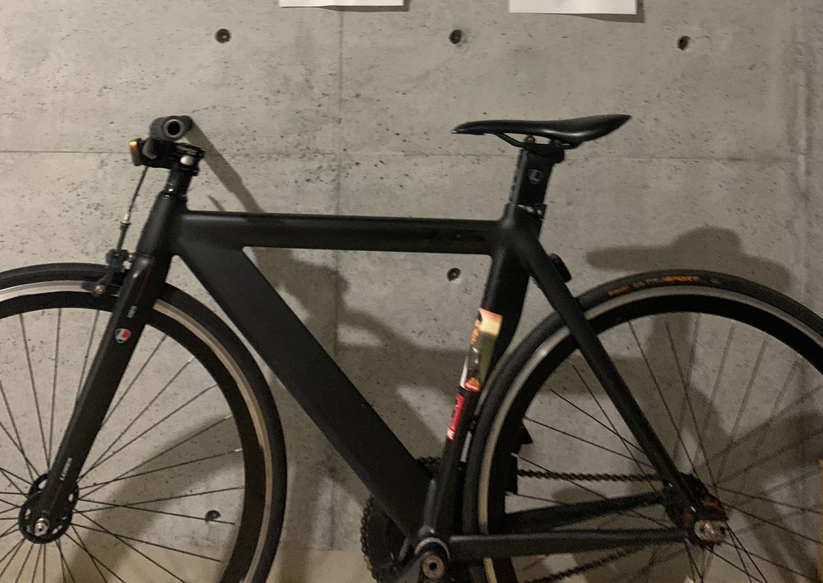 RTmg8's tweet photo. 自転車が盗難に遭いました。
自宅の駐輪場に28日午前3時頃から止めていたのですが今日見たらありませんでした。
京王線八幡山駅周辺になります。

#拡散希望
#自転車盗難 https://t.co/ULtiTnUqIq