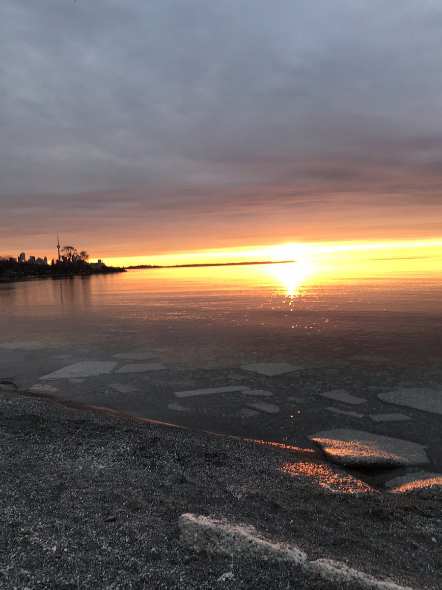 Incredible way to start the day with #CAMHSunriseChallenge. Rising every day this week to help change the world sees and treats mental illness. Thank you to @CAMHnews @camhfoundation and @deborah_gillis for being agents of change