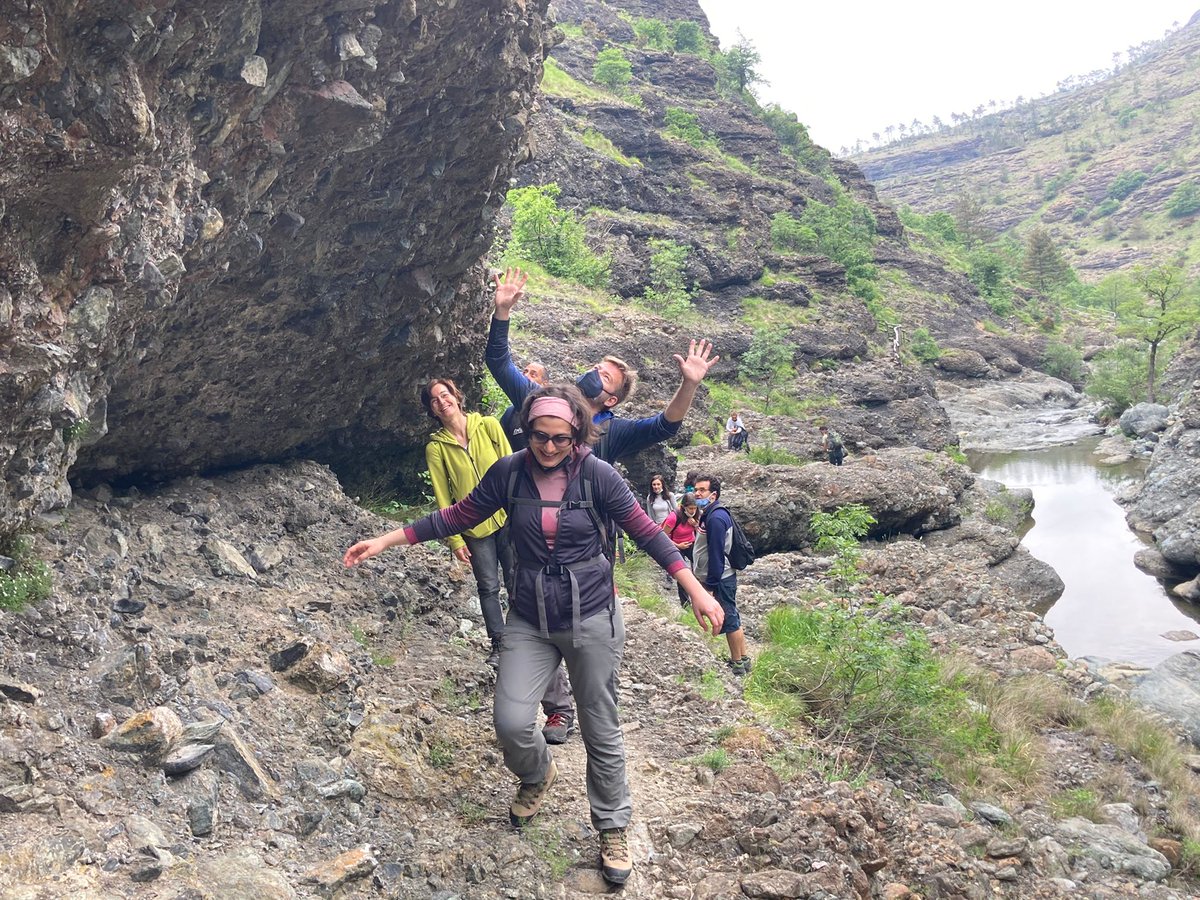 ParcoBeigua's tweet photo. Geo-trekking nel canyon della Val Gargassa con Giulia!  Perchè quando la Guida è anche geologa, l'escursione diventa un viaggio nella storia della Terra, per comprendere le trasformazioni che hanno portato alle suggestive forme che ammiriamo oggi
#egnweek21 #Beigua https://t.co/AiNBDJVgVT