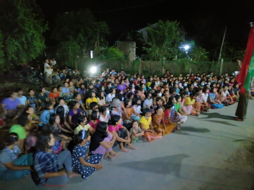 klatpri's tweet photo. On the night of May 31, locals rallied in a village near Monywa-Amyint road to protest against the military dictatorship. #WhatsHappeningInMyanmar #May31Coup #MilkTeaAlliance https://t.co/zXB06uMybY