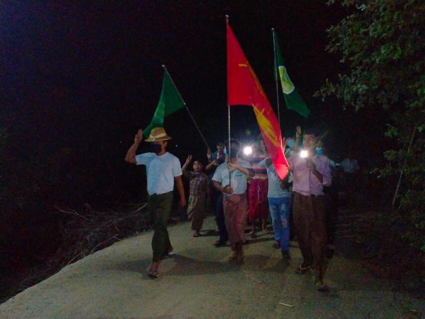 klatpri's tweet photo. On the night of May 31, locals rallied in a village near Monywa-Amyint road to protest against the military dictatorship. #WhatsHappeningInMyanmar #May31Coup #MilkTeaAlliance https://t.co/zXB06uMybY