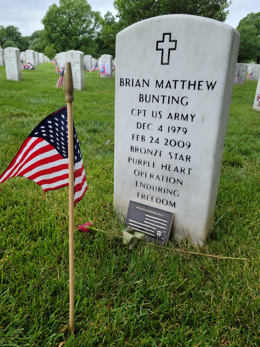 HeartOurTroops's tweet photo. Never forgotten. #TheHonorProject #MemorialDay2021
@TMFoundation

To learn more about #BrianMatthewBunting please visit find a grave: https://t.co/z5oqwakr3i https://t.co/kzimVJrqE1