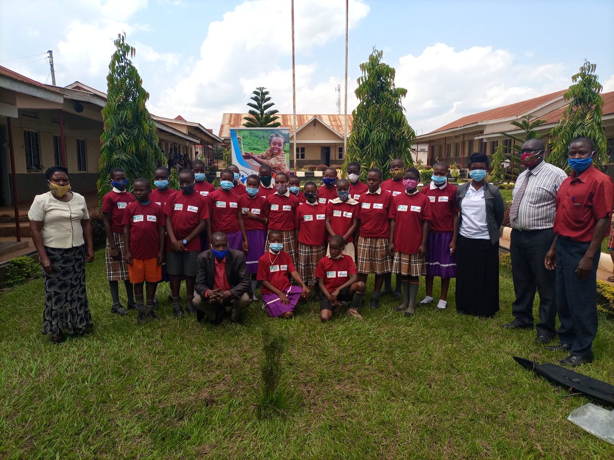 UzimaAri's tweet image. In a photo moment with the roadsafety champions from Getrude Academy primary school, Jinja. These young leaders will champion peer-led awareness and road safety advocacy at school, community and district levels. @ClaiminOurSpace #localactions.