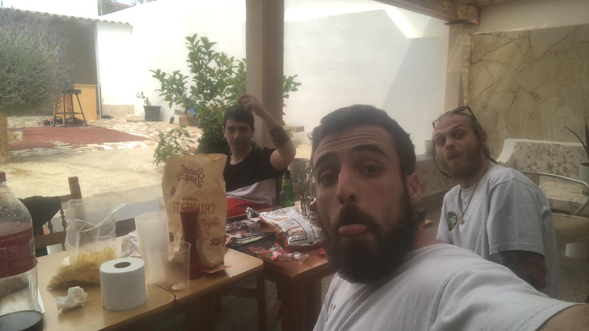 xNaaaNooo's tweet photo. Unas imágenes de la visita a unos grandes compañeros de Mallorca, que crucks!!!🤜🤛💪💪 https://t.co/UKbfyUdrk2