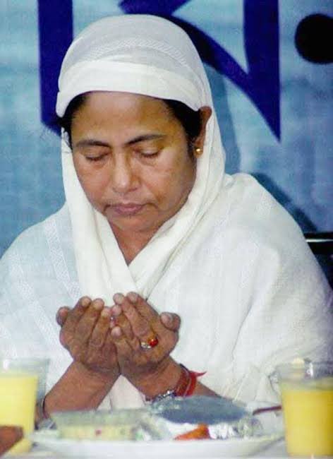 CharanProNamo's tweet image. Won’t be surprised if India becomes an Isl@mic country like Bangla/Pak if Mamta ever becomes a PM

In 5 yrs under #BengaliPrimeMinister attacks on BJP supporters will inc, RSS might be banned &amp;amp; Hindu$ will be reduced to 2nd class citizens

Makes one shudder just to think about it