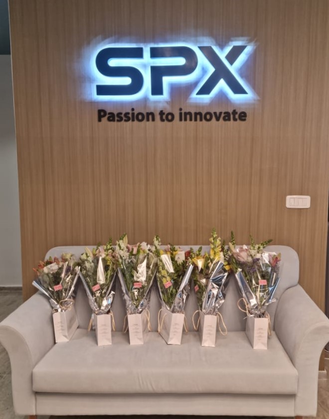 SPX_dynamics365's tweet photo. Joyeuse fête à toutes les mamans ! Joyeuse fête à nos héroïnes !
#SPXTunisie #SPX #FetesDesMeres2021 https://t.co/mKcvpxusBd