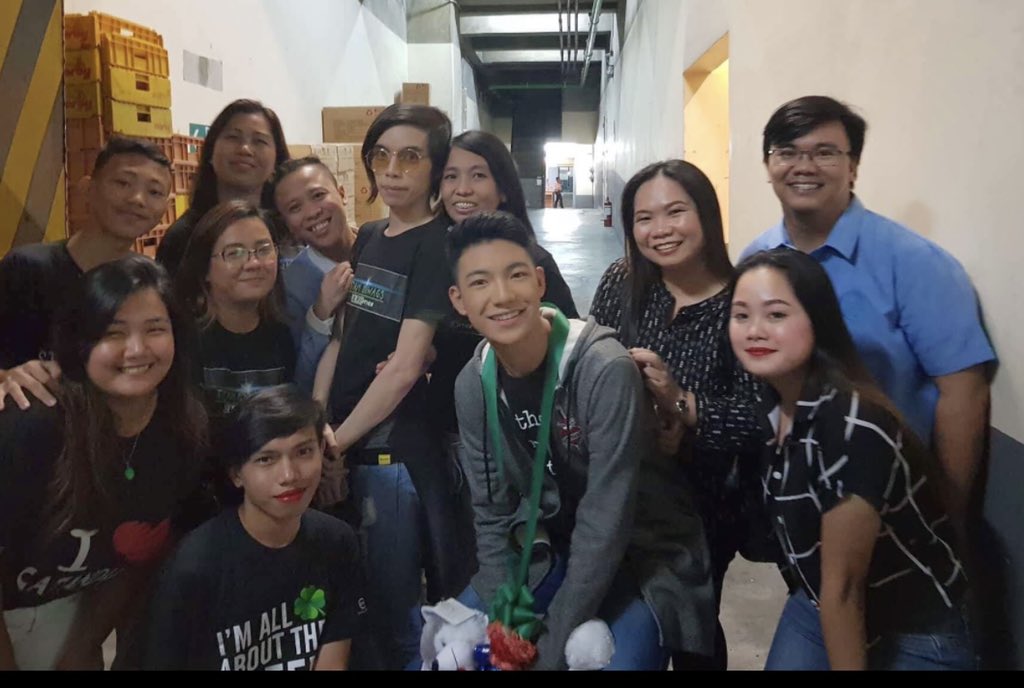 teambaliwags's tweet photo. DARRENatics Team BALIWags!!! ALWAYS and FOREVER
Happy 7th Anniversary to all lalo na sa mga nakilala at mga naging kaibigan.

#DarrenEspanto #7thYearAnniversaryDARRENatics
@Espanto2001 https://t.co/9Va6pbtfWK