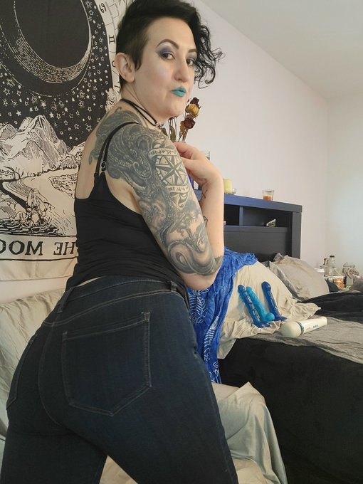 Today is #BlueMonday 💙 and I'm showing off one of the very few items of clothing that isn't black...my<a href="/tag/bluemonday"class="tags">#BlueMonday</a><a href="/tag/smcontest"class="tags"><span>#smcontest</span></a>