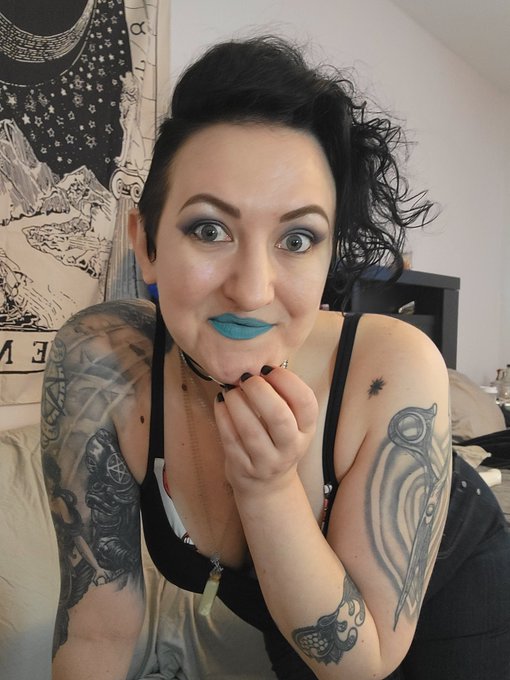 Today is #BlueMonday 💙 and I'm showing off one of the very few items of clothing that isn't black...my<a href="/tag/bluemonday"class="tags">#BlueMonday</a><a href="/tag/smcontest"class="tags"><span>#smcontest</span></a>