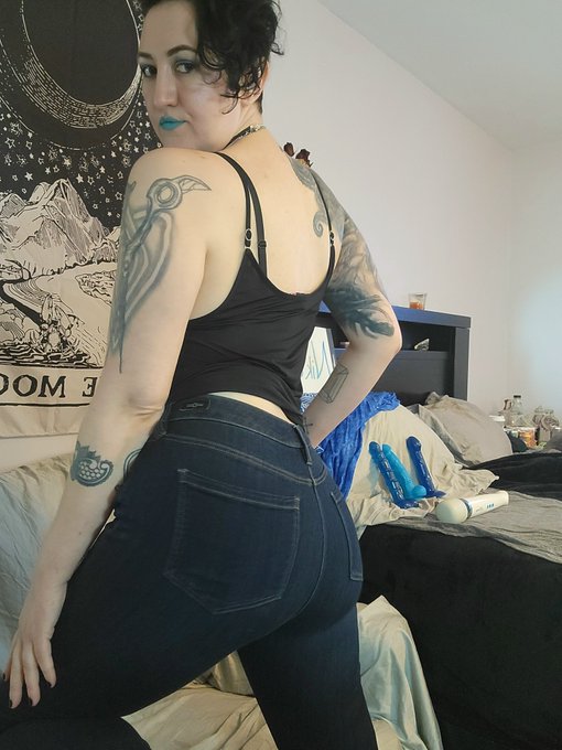 Today is #BlueMonday 💙 and I'm showing off one of the very few items of clothing that isn't black...my<a href="/tag/bluemonday"class="tags">#BlueMonday</a><a href="/tag/smcontest"class="tags"><span>#smcontest</span></a>