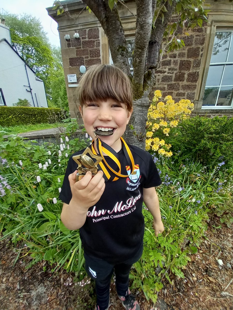 emmalfh's tweet photo. Super season award winner. End of season awards Mclaren mini Rugby. 
@DunblanePrimary
@McLaren_RFC 
@scottishrugby 
@happyeggshaped https://t.co/kJuNFsPiMr