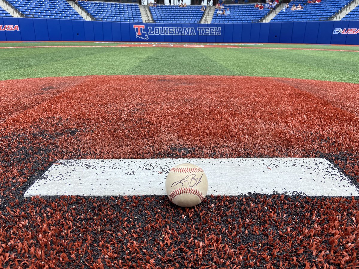 🔴FREE GIVEAWAY🔵

RT for your chance to win this autographed baseball signed by Lane Burroughs! Winner will be announced Thursday at 10 AM. 

➡️Must be following to win⬅️