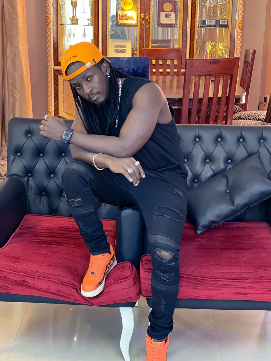 mrlee_next's tweet photo. What’s good my people___ 😎. Ki ekili awo #championbwoi https://t.co/0p73IuzpUn