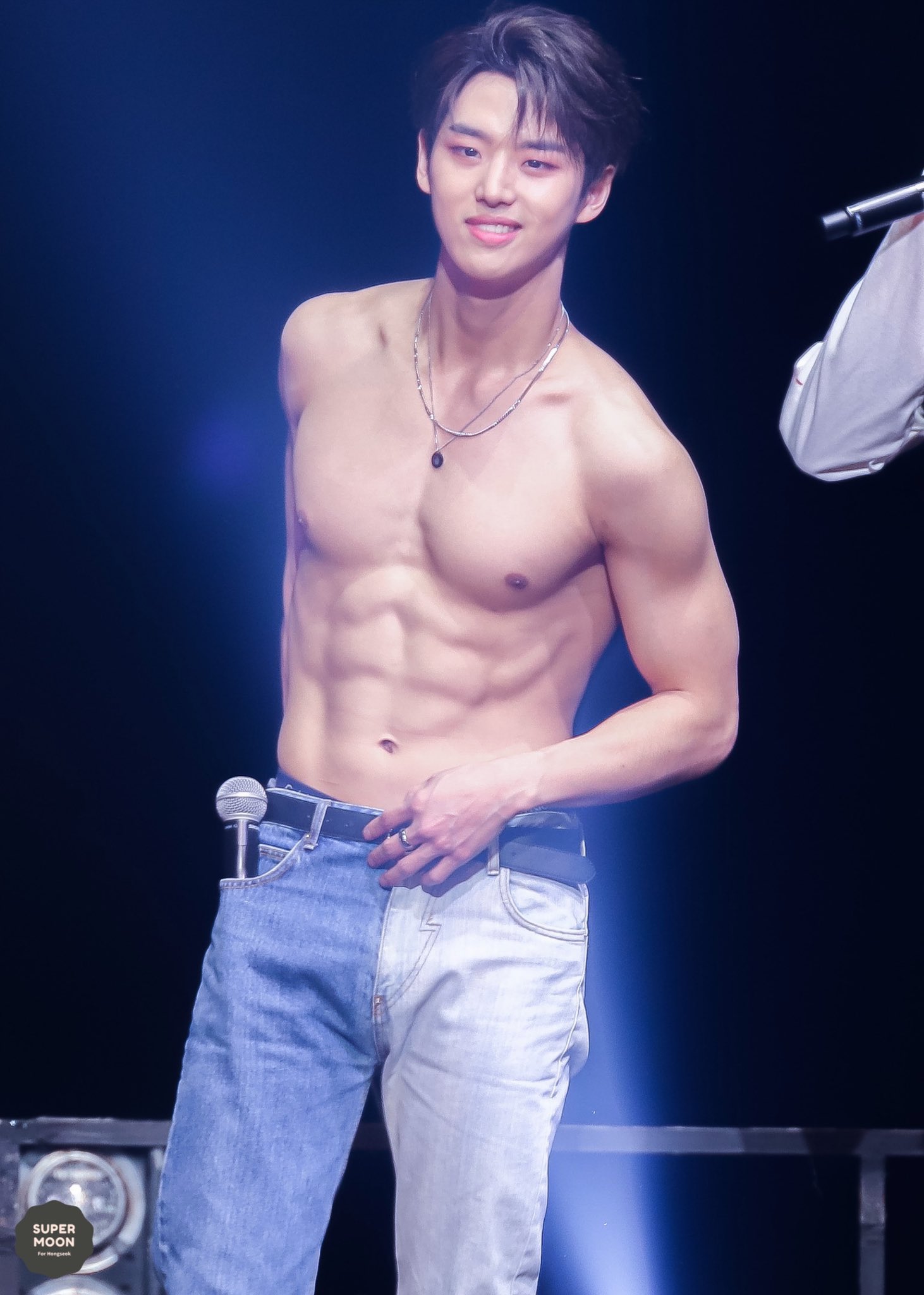 Legendary Kpop Abs ♂️ on Twitter: "205. Hongseok / PENTAGON  https://t.co/Rt7iqh62pQ" / Twitter