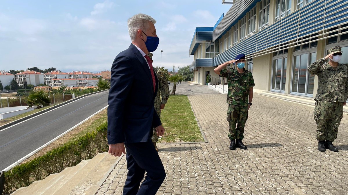 STRIKFORNATO's tweet image. The 🇱🇻 Latvian Minister of Defense, Dr Artis Pankris, was welcomed by #STRIKFORNATO’s Deputy Commander, RAdm James Morley, to our HQ, during the execution of the exercise #AtSeaDemo / #FormidableShield 2021.
#WeAreNato #StrongerTogether 
➡️bit.ly/34BwBns