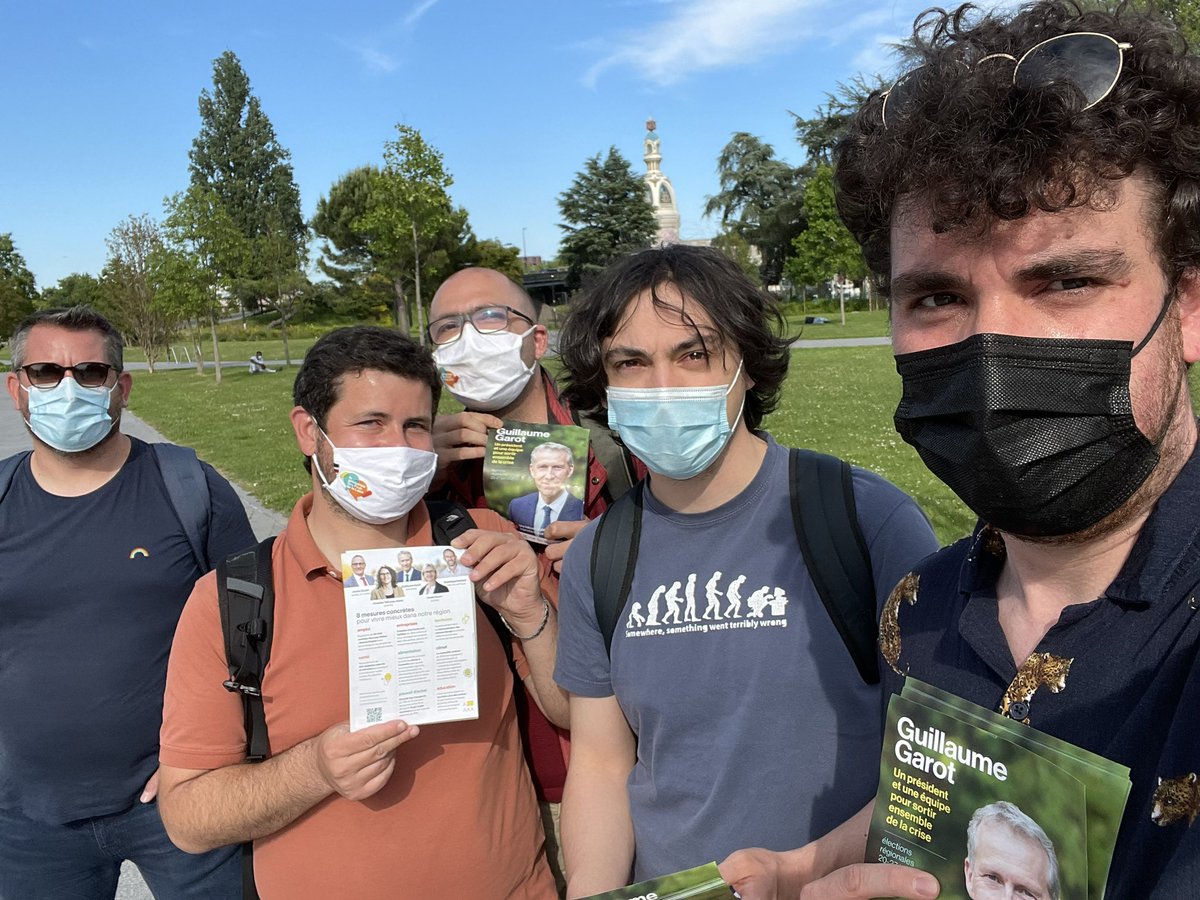 ValenMarchand's tweet photo. Tractage sous le soleil cet après midi, c’est bien le printemps aux Pays de la Loire ! @printempsPDL https://t.co/nAb7EUFXiO