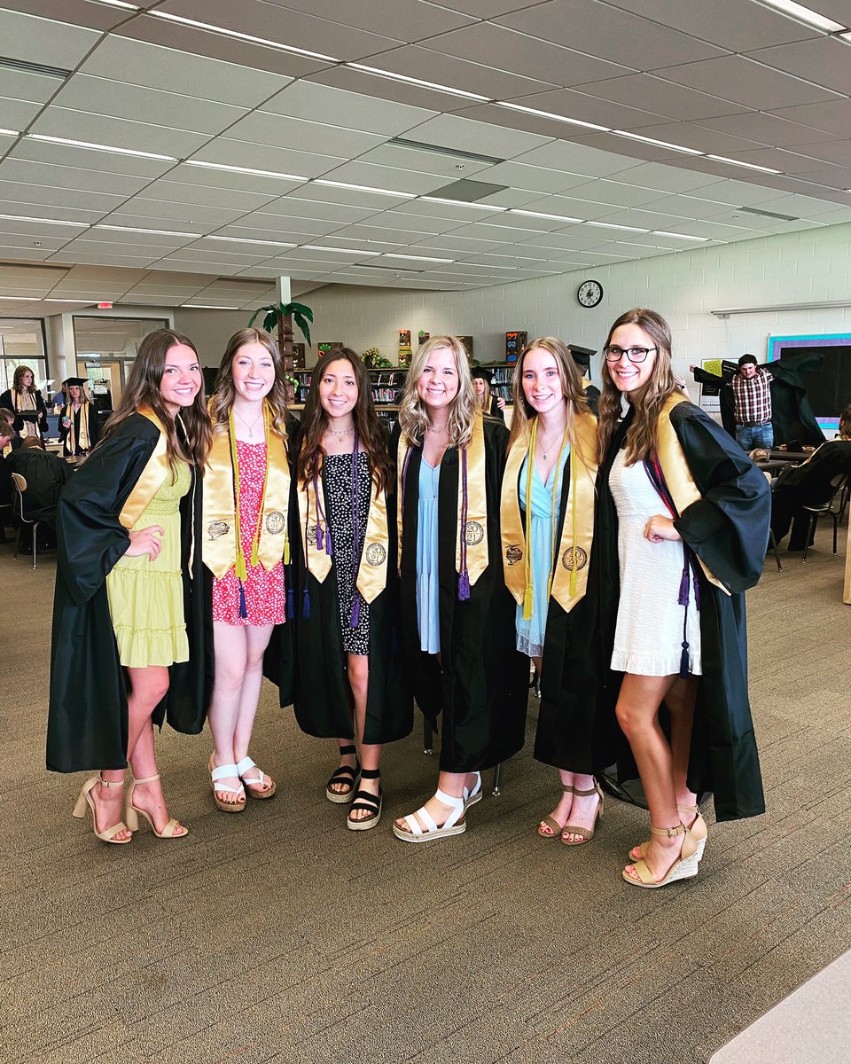 CPUCheerleading's tweet photo. Congratulations CPU cheerleading class of 2021! You will be so missed! 🎓 https://t.co/u3GHu7pXOb