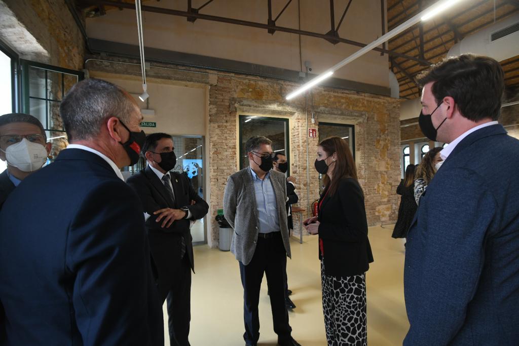 Hoy ha inaugurado el alcalde <a href="/SerranoJAntonio/">José Antonio Serrano</a> el #MurciaForumSostenible organizado por <a href="/diariolaopinion/">La Opinión de Murcia</a>, el concejal <a href="/AFcGuerrero/">Andrés Fco Guerrero Martinez</a> en su ponencia, nos ha adelantado los detalles de las primeras iniciativas en materia medioambiental del gobierno del <a href="/AytoMurcia/">Ayuntamiento de Murcia</a>