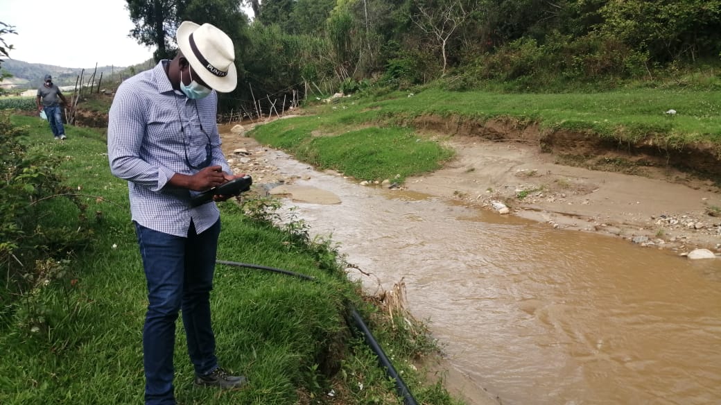 <a href="/GloriaReyesG/">Gloria Reyes</a> <a href="/artubiso/">Arturo Bisonó</a> fuente principal donde se tomará el agua para llevar a Los Corralitos por gravedad.