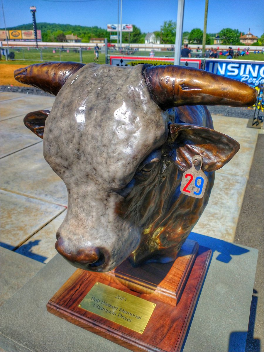 SprintCarNews.com (@sprintcarnews) on Twitter photo Tonight's winner of the <a href="/Weikert29/">Bob Weikert Memorial</a> Memorial will take home this bad ass trophy along with 29,000 dollars Tonight's winner of the <a href="/Weikert29/">Bob Weikert Memorial</a> Memorial will take home this bad ass trophy along with 29,000 dollars