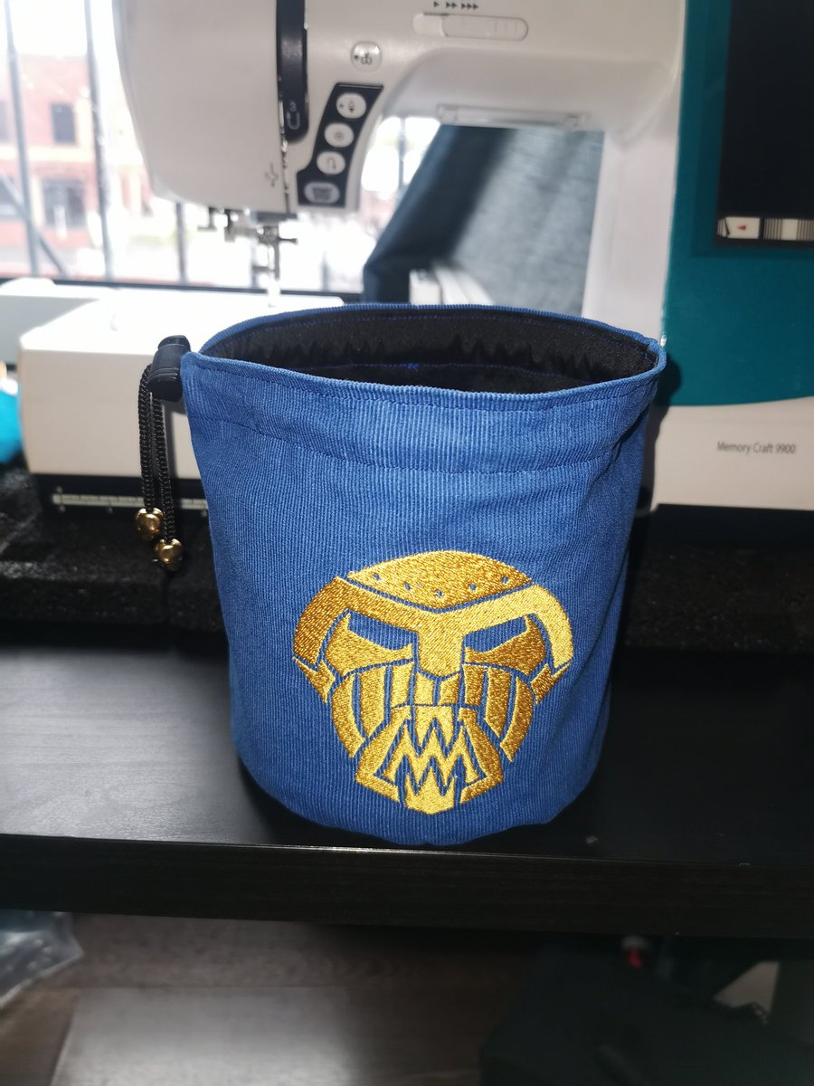 Sew40K's tweet image. #warmongers #bloodbowl #warhammer40k  #40k #aos #DND #dice #dicebag #Sew40K