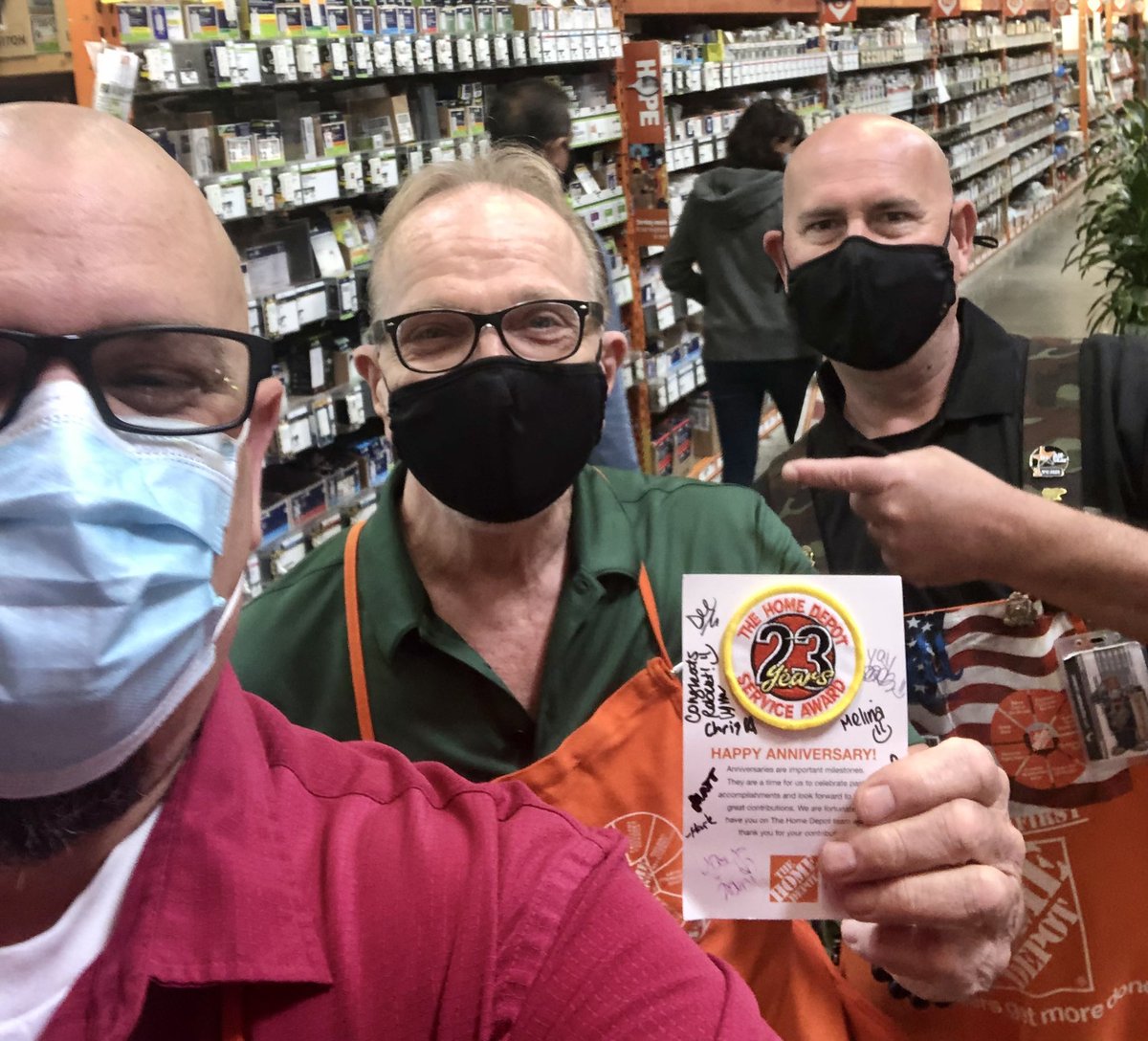 6646 Huntington Beach recognizes Robert in 27 on his 23 years!!! Matt and Matt are here to celebrate with you Robert.  Team hair challenged @HDLMPerez @Dee_ASDS <a href="/Steven_Mousseau/">Steven Mousseau</a> @downeypackerfan <a href="/MelinaKalhor/">Melina Kalhor</a> <a href="/asm_6646/">Jesus Suarez</a> <a href="/Elliottwakeman3/">Elliottwakeman</a> <a href="/Dani_Champs_/">Danielle Whitley</a>