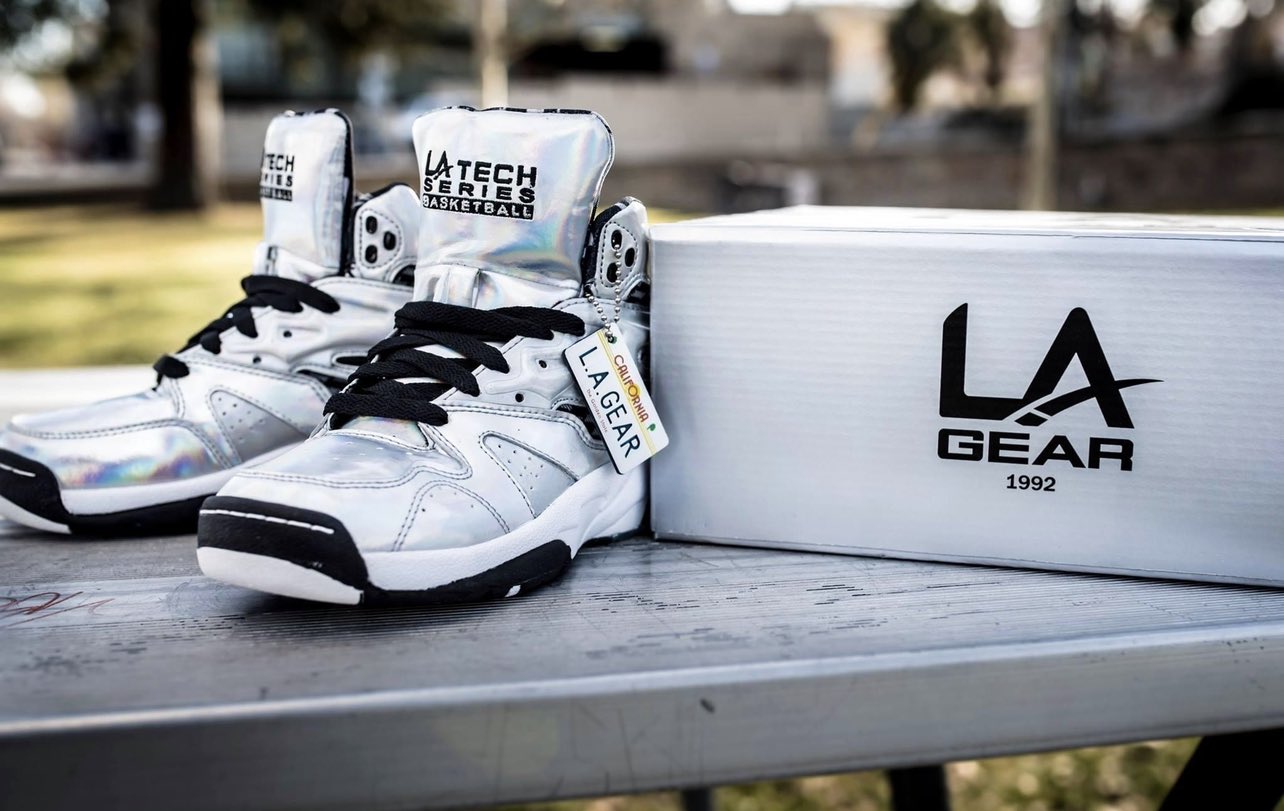 La gear outlet light
