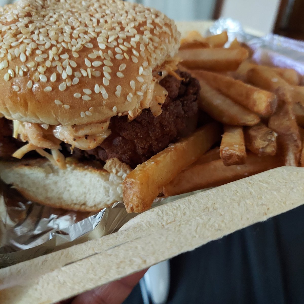 DDevilPowder's tweet photo. Wow! This sandwich from Gravy is delicious! Louisiana hot fried chicken with DDP coleslaw. The heat won't kill ya but it'll definitely wake you up. #gravynh #davesdevilpowder #chicken #lousianahot #foodie https://t.co/htf7qGnnly