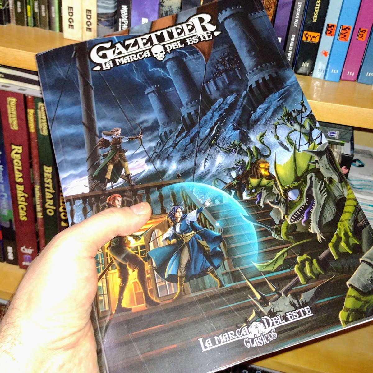 arcanosguardian's tweet photo. Ya va siendo hora de ponerse con una lectura procrastinada durante demasiado.
#juegosderol #aventurasenlamarcadeleste #valion https://t.co/uVOcHUJbC9