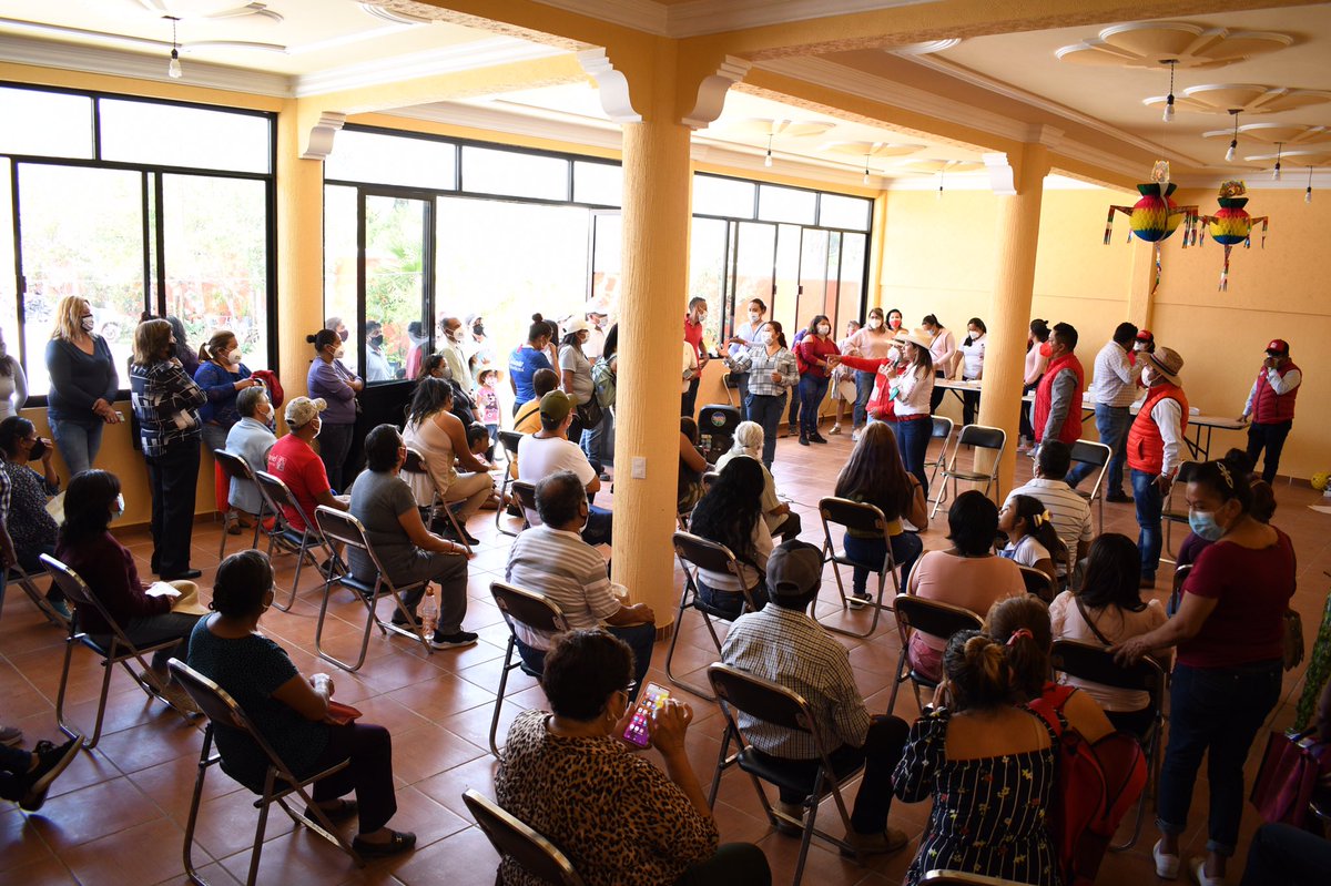 CristinaSanCol1's tweet photo. Como siempre acompañada de las y los #Ciudadanos, en este caso desde la #Comunidad de #Chipiltepec. 

Mi tiempo y #Energía es para construir un mejor #Distrito39, para #Apoyar a quienes lo necesitan.

#CumploDe❤️ https://t.co/M36MouvQyM