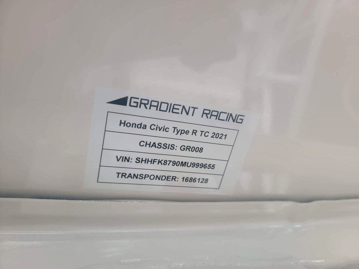 HiSpeedMsprts's tweet photo. Something new has arrived❗ 👀
#hondaperformancedevelopment #factoryracecar #CivicTypeR @GradientRacing @HondaRacing_HPD https://t.co/Cf0BeZeKgC