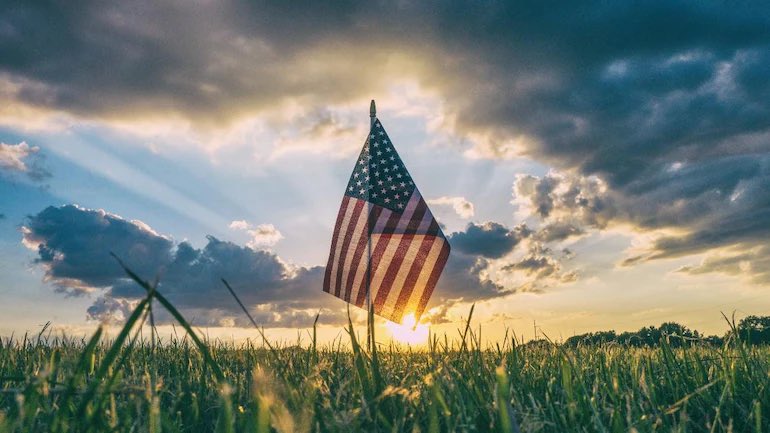 EaglesWayChurch's tweet photo. Today, we remember and honor those who gave their lives. Thank you to those who sacrificed, and we send love to families who still mourn that loss. https://t.co/mpkiPAElPZ