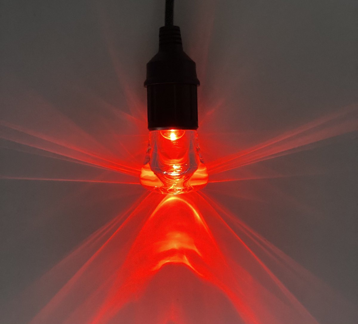 atomi_smart's tweet image. 🇺🇸 Happy Memorial Day 🇺🇸 tweet us photos of your #SmartStringLights in action! #BeAtomiSmart AtomiSmart.com #MemorialDay2021