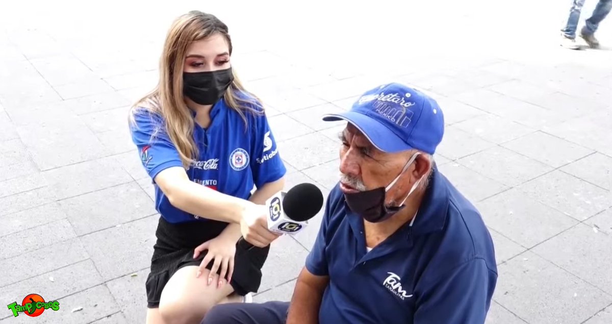 TampicososTV's tweet photo. La euforia por el campeonato de Cruz Azul llegó hasta @10_1Tampico y #CiudadActual. A las calles del Centro de Tampico salió @boeta_sofia/@BoetaSofia con la playera bien puesta entrevistando la afición de La Máquina! https://t.co/h7DBUyFVas