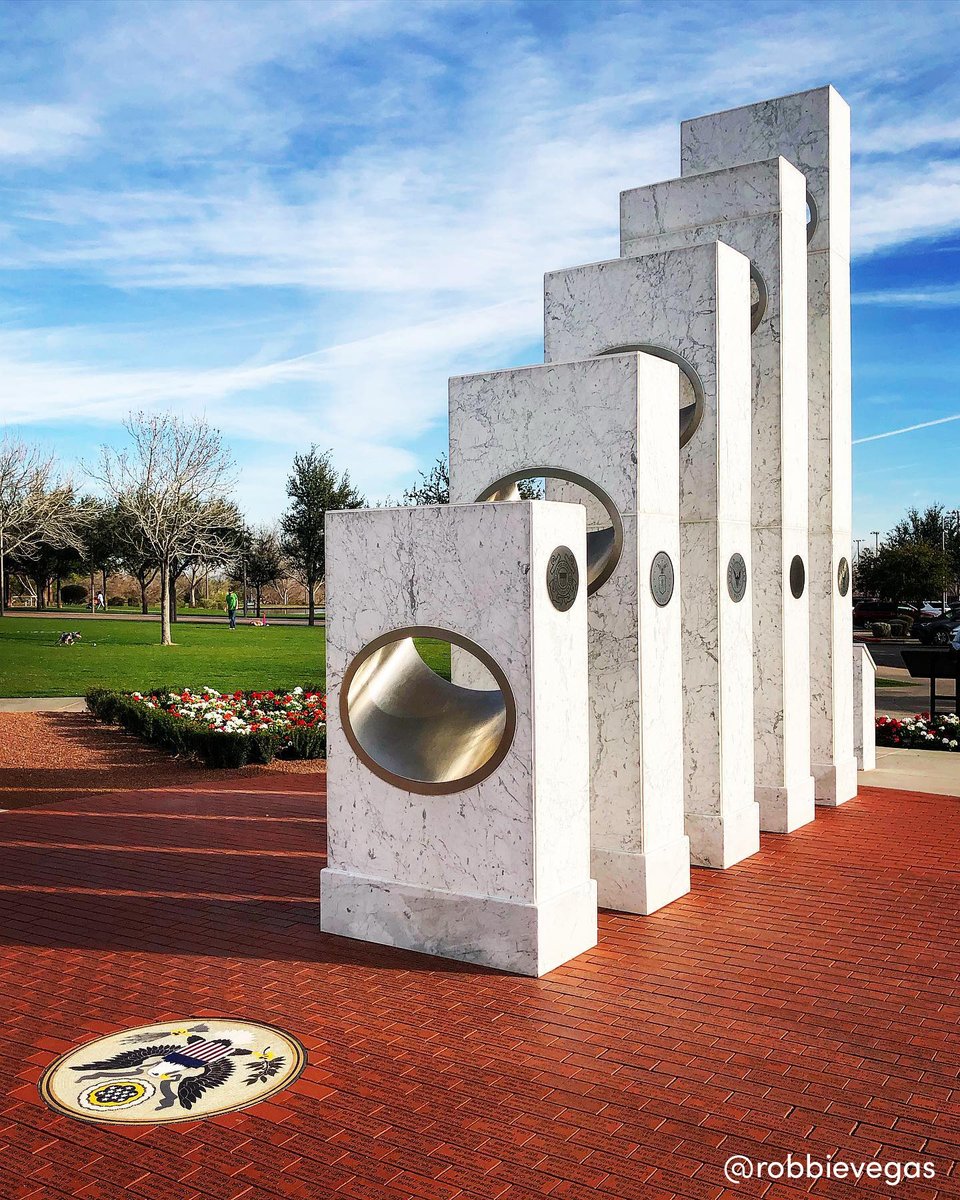 visitphoenix's tweet image. Have you ever been to the Anthem Veterans Memorial? The five white pillars represent the nation’s military branches. Find more veterans memorials in Greater Phoenix: bit.ly/VeteransMemori… 🇺🇸

📷: robbievegas
📍: Anthem Veterans Memorial 

#myphx #TravelResponsibly #MemorialDay