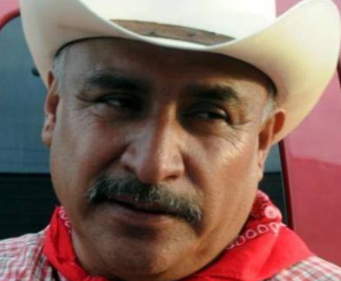 fentyeol's tweet photo. for the people who don’t know, our tribe’s leader disappeared a couple of days ago. he was very outspoken about clean water, his name is tomas rojo and the day he disappeared he was using black sweatpants, a grey sweater, black rebook sneakers and red bandana. https://t.co/cmuKQMcNYp