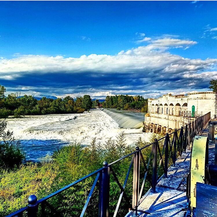 Salve #instagramers : oggi vi portiamo a #Sagrado, sulle chiuse dell’#Isonzo, e lo facciamo grazie alla foto di <a href="/fabiusgo/">foxhound</a> 

#igersgo #igersfvg #friuliveneziagiulia 

instagram.com/p/COaxCYvlq9I/