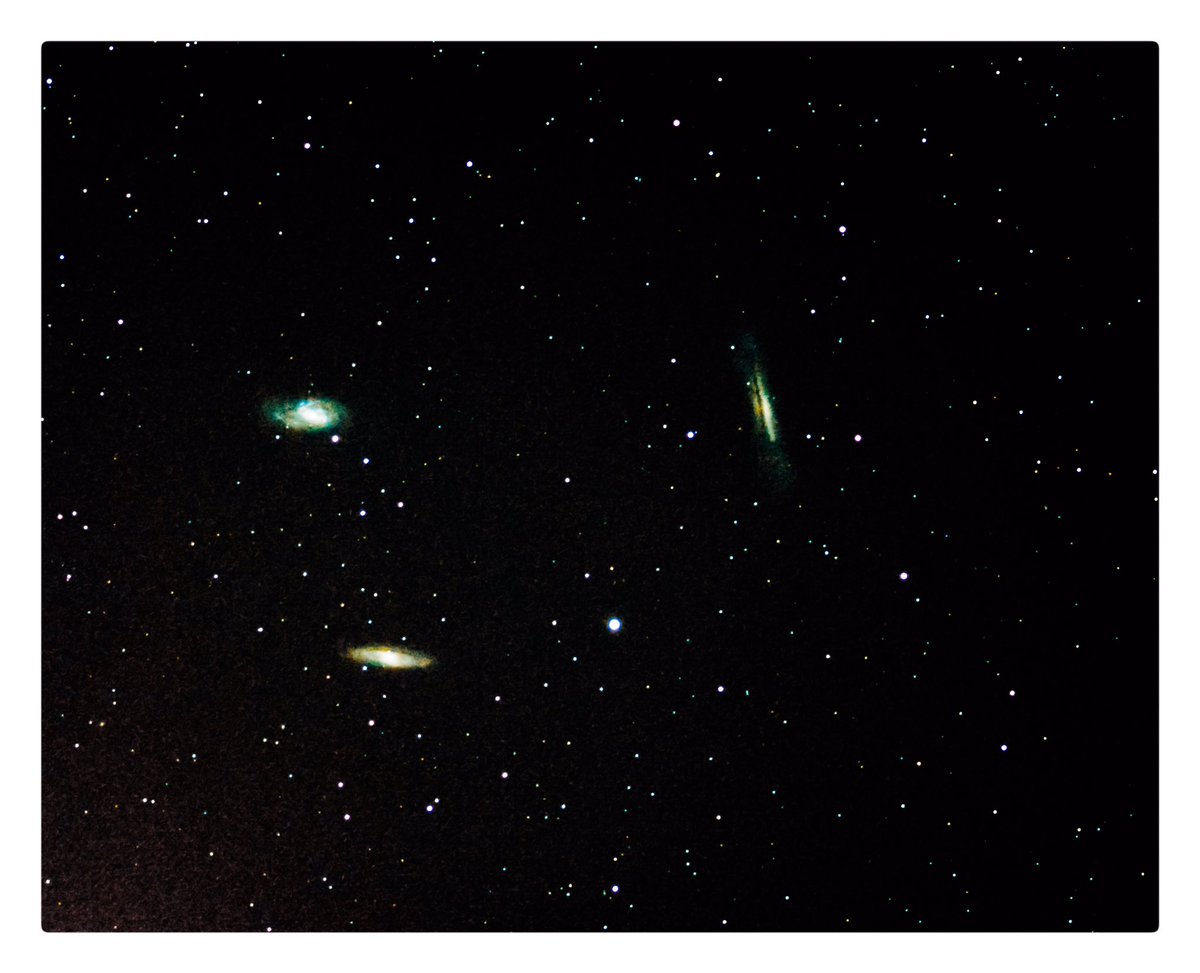 Borizuer's tweet photo. The #Leo_Triplet consists of #Messier65, #Messier66 and #NGC3628 (known as the #Hamburger_Galaxy). It  lies at a distance of ~ 35 million ly from us. #lastnight #leo https://t.co/ovyBnMNPjc