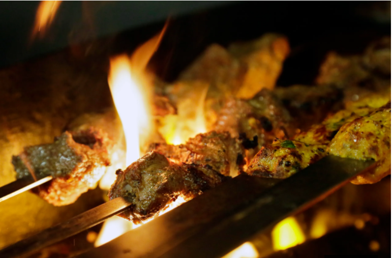 JasmineFusion's tweet photo. Memorial Day is traditionally the beginning of summer grilling season. Let #ChefAli do the work this time! SEEKH KEBABs, GRILLED TIKKAs, CHICKEN LEGS &amp; THIGHS... dine-in, takeout, curbside pickup, or delivery! #cbusindianfusion #grilledmeats #memorialdaycookout https://t.co/AaYXXlMDe8