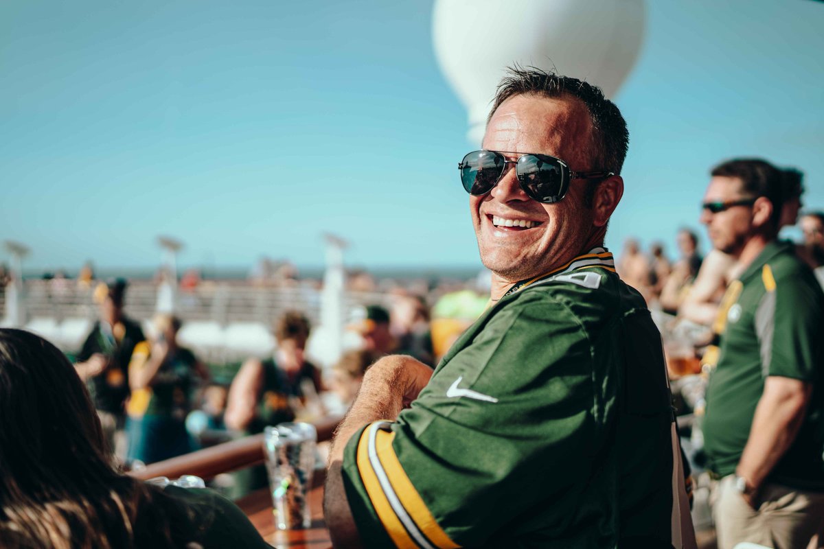 LegendsGreenBay's tweet photo. Cheeeeese! 🧀
If you're a diehard Wisconsin sports fan you are in the right place - because we literally have a cruise that's made just for YOU.
#SportsCruise #RoyalCaribbeanCruise #WisconsinFootball #WisconsinLegends #LegendsOfWisconsinCruise #CruiseLife🚢 #CruiseVacation https://t.co/4fU12ZDweN