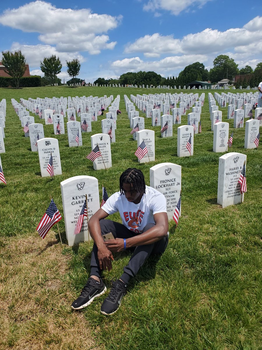 Fx35akaGarrett's tweet photo. A son NEVER forgets!!! @ballislife_kj1 https://t.co/OthkpD3Goo