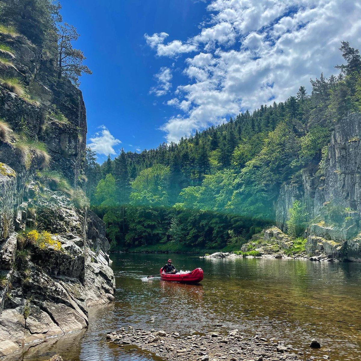 Gorges de l’Allier. Cet endroit est magique. 😍

#SurLeFront