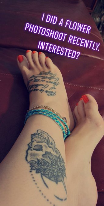 Hey babies 🥰 https://t.co/7WVOGeIqfm<a href="/tag/feet"class="tags"><span>#feet</span></a><a href="/tag/domination"class="tags"><span>#domination</span></a><a href="/tag/footlove"class="tags"><span>#footlove</span></a>