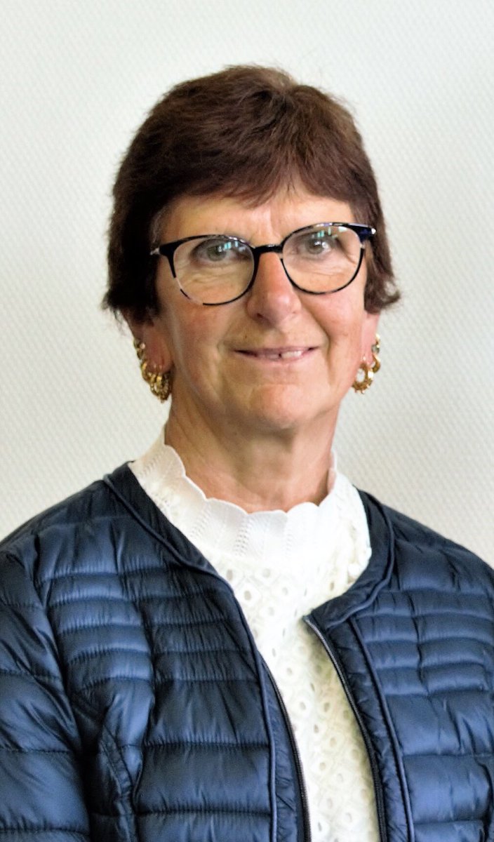 CoentLeguen2021's tweet photo. 1 jour/ 1 candidat.e👇
Nadine Le Guen
60 ans, Ouvrière de l’agroalimentaire,
Représentante du Personnel « Tilly Sabco »
Conseillère municipale de Plouaret déléguée aux fragilités et handicap, Veilleur d’emploi de la mission locale https://t.co/5dpSsJH9k7