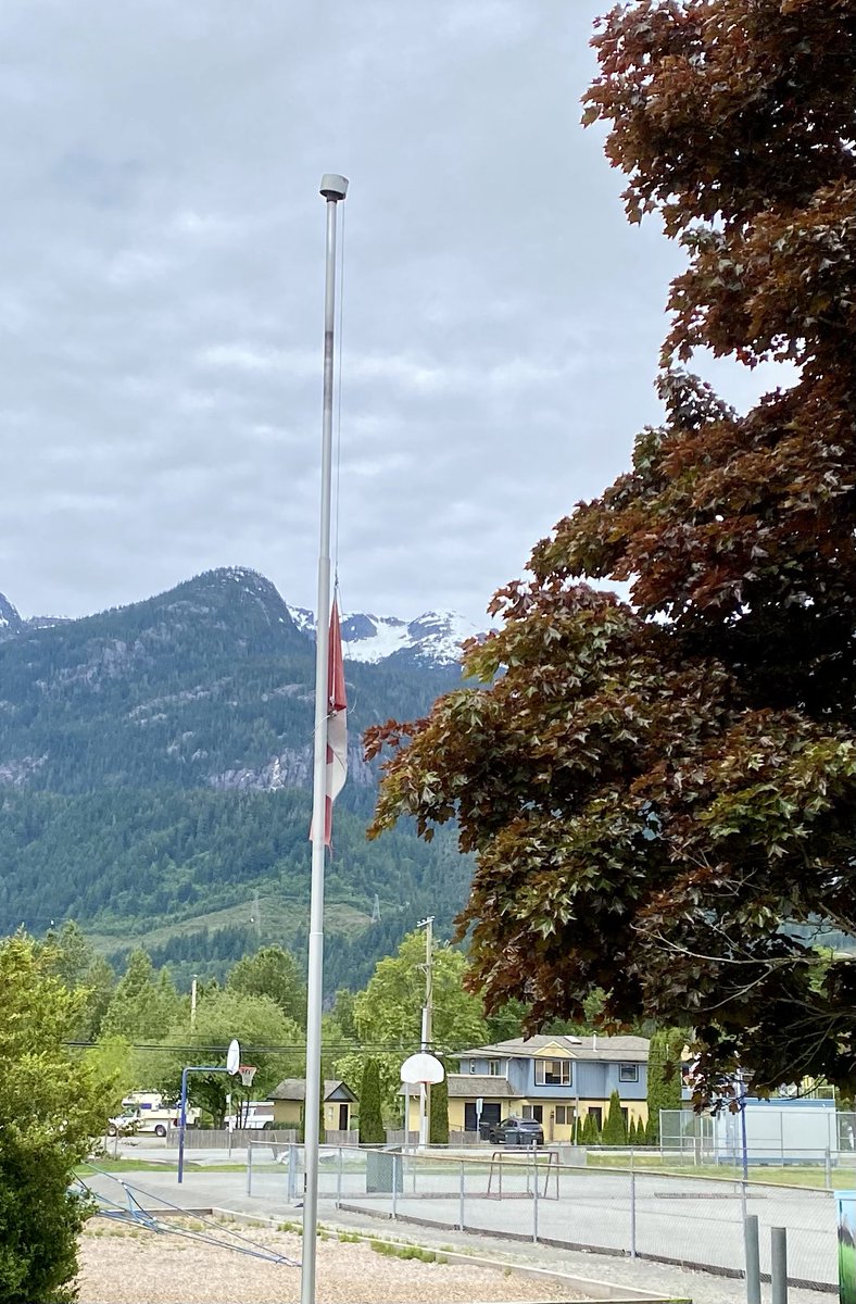 Remembering the victims of Kamloops Residential School and paying respect to all the survivors.  Thank you to Ms Lydia for being with us. @SeatoSkySD48