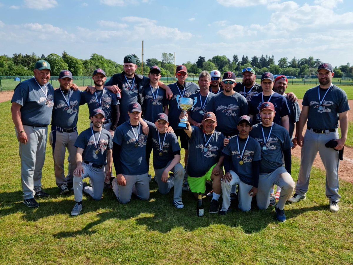 Our superb Milton Keynes Boks champions of the Battle Of Britain Lower Tier!!!! Fantastic boys!! Great weekend. Great weather and even better result!!!! 🍾🍾🍾🍾🍾🍾🍻🍻🍻🍻🍻🍻🍻 #GoBucks #BattleOfBritain #BritishBaseball