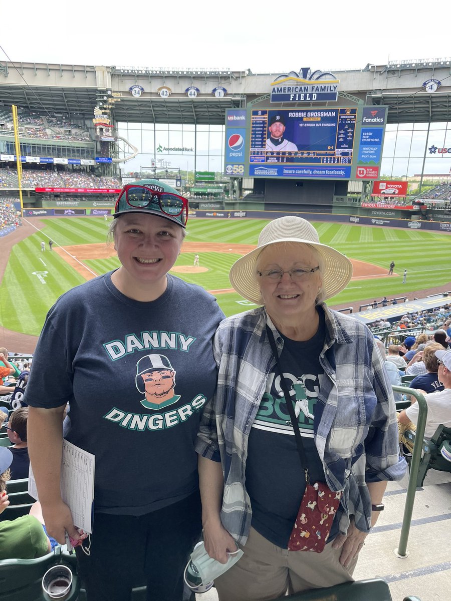 rachlovestv's tweet photo. These @Mariners fans are taking in a @Brewers game today, cheering especially hard for Narváez and hoping to see Vogey play at some point! #truetotheblue #alwaysamariner #whereiroot https://t.co/9UiACzjsrA