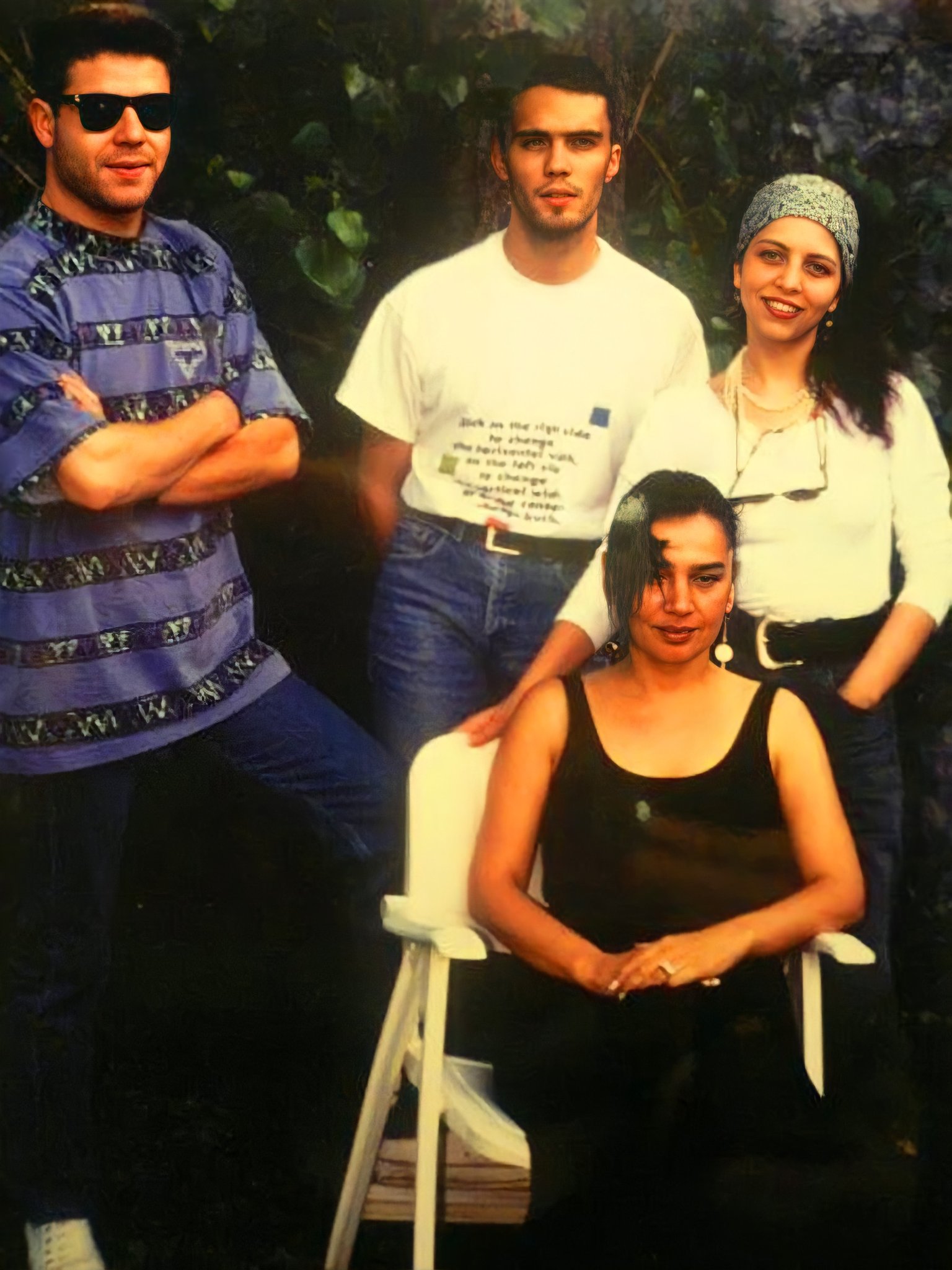 Okuryazar on Twitter: "Levent Yüksel, Uzay Heparı, Sertab Erener ve Sezen Aksu. 90'ların başları, Kanlıca buluşması. https://t.co/nA5vOMiYOl" / Twitter